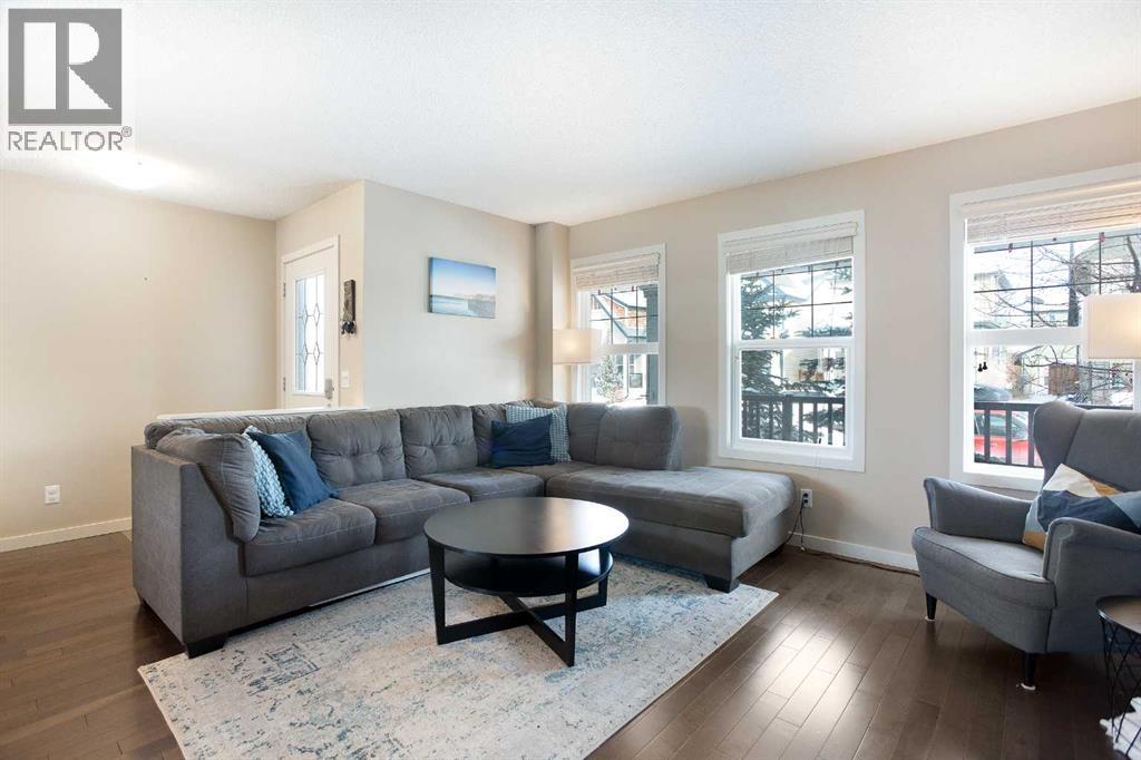 31 Sunset Link, Cochrane, Alberta  T4C 0L9 - Photo 6 - A2303528