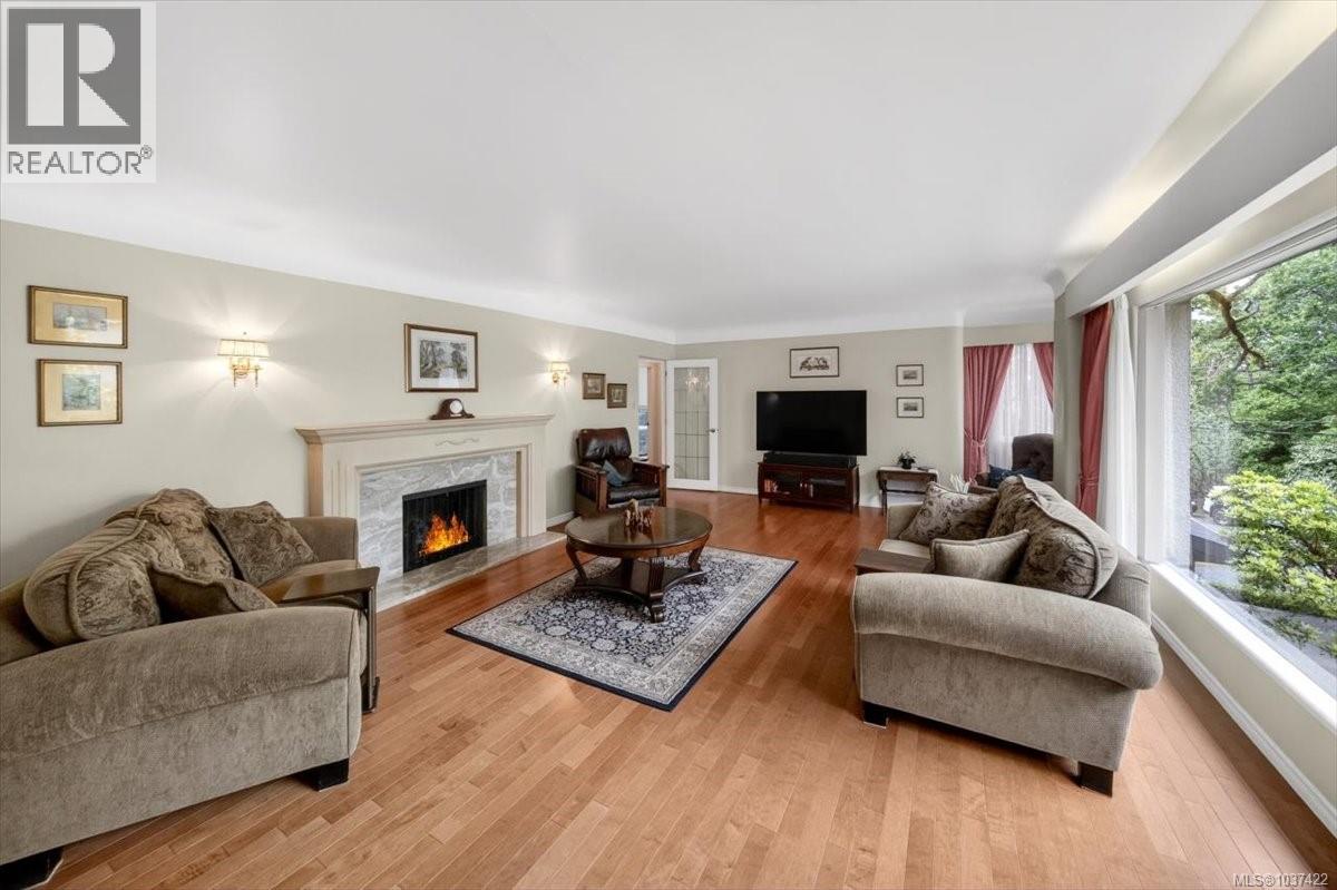 1567 Athlone Dr, Saanich, British Columbia  V8P 2T2 - Photo 15 - 1037422