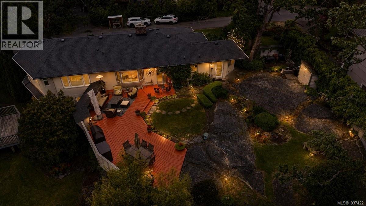 1567 Athlone Dr, Saanich, British Columbia  V8P 2T2 - Photo 4 - 1037422