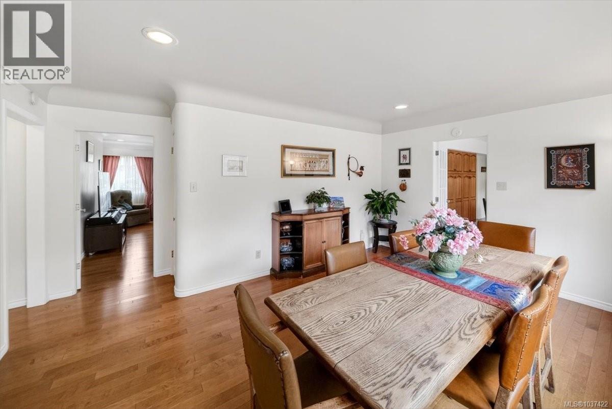 1567 Athlone Dr, Saanich, British Columbia  V8P 2T2 - Photo 23 - 1037422