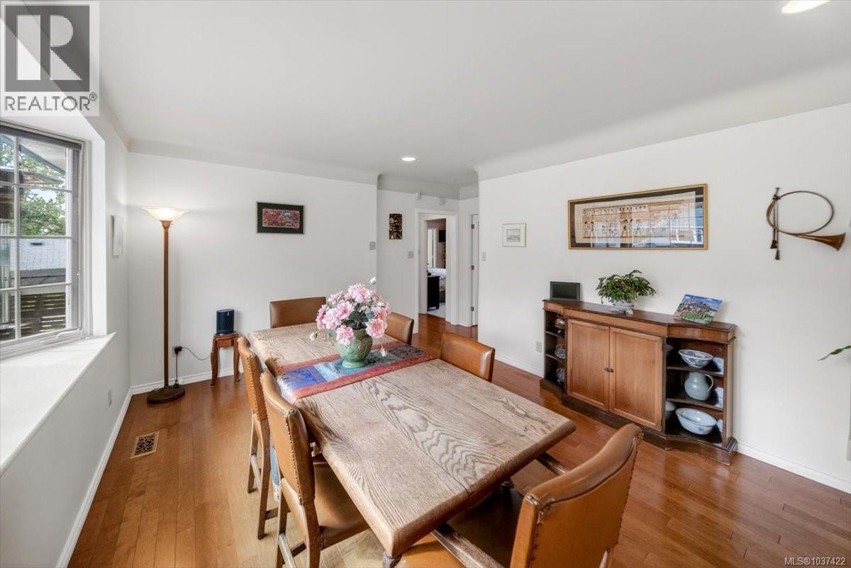 1567 Athlone Dr, Saanich, British Columbia  V8P 2T2 - Photo 24 - 1037422