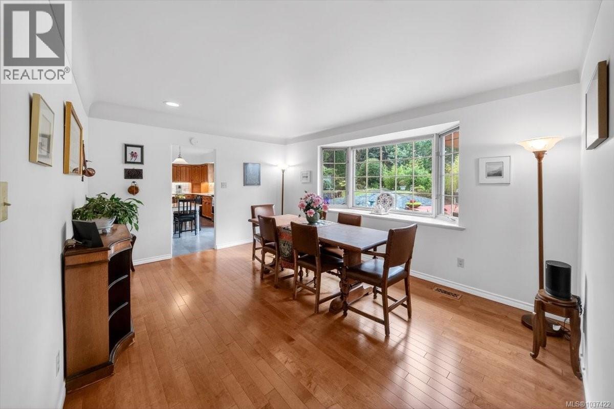 1567 Athlone Dr, Saanich, British Columbia  V8P 2T2 - Photo 22 - 1037422
