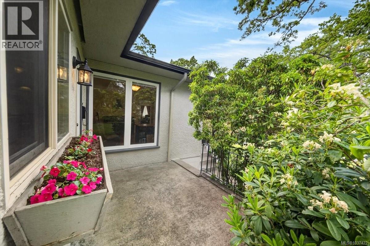 1567 Athlone Dr, Saanich, British Columbia  V8P 2T2 - Photo 56 - 1037422