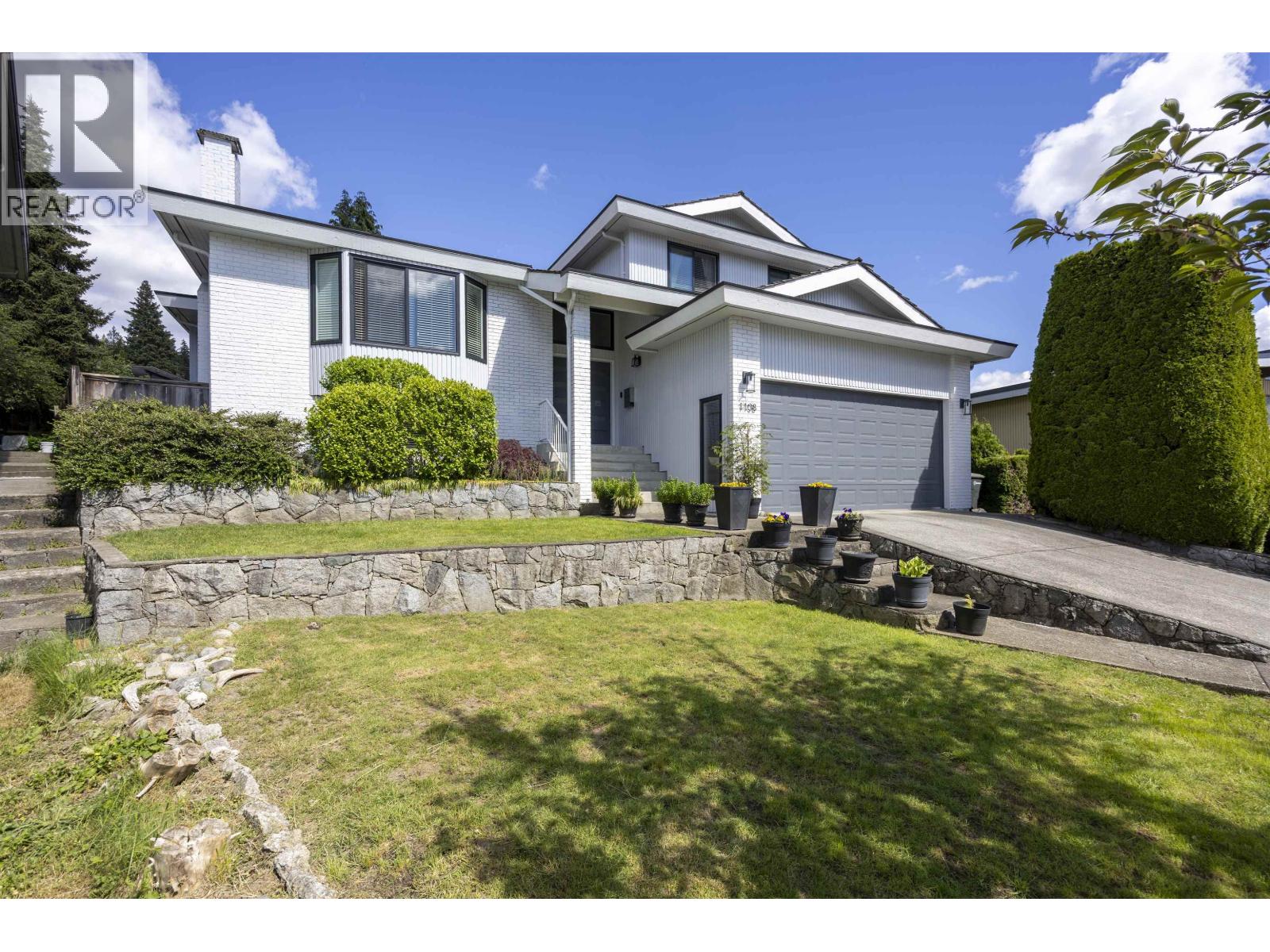 1108 Marsden Court, Burnaby, British Columbia  V5A 3N3 - Photo 2 - R3125427