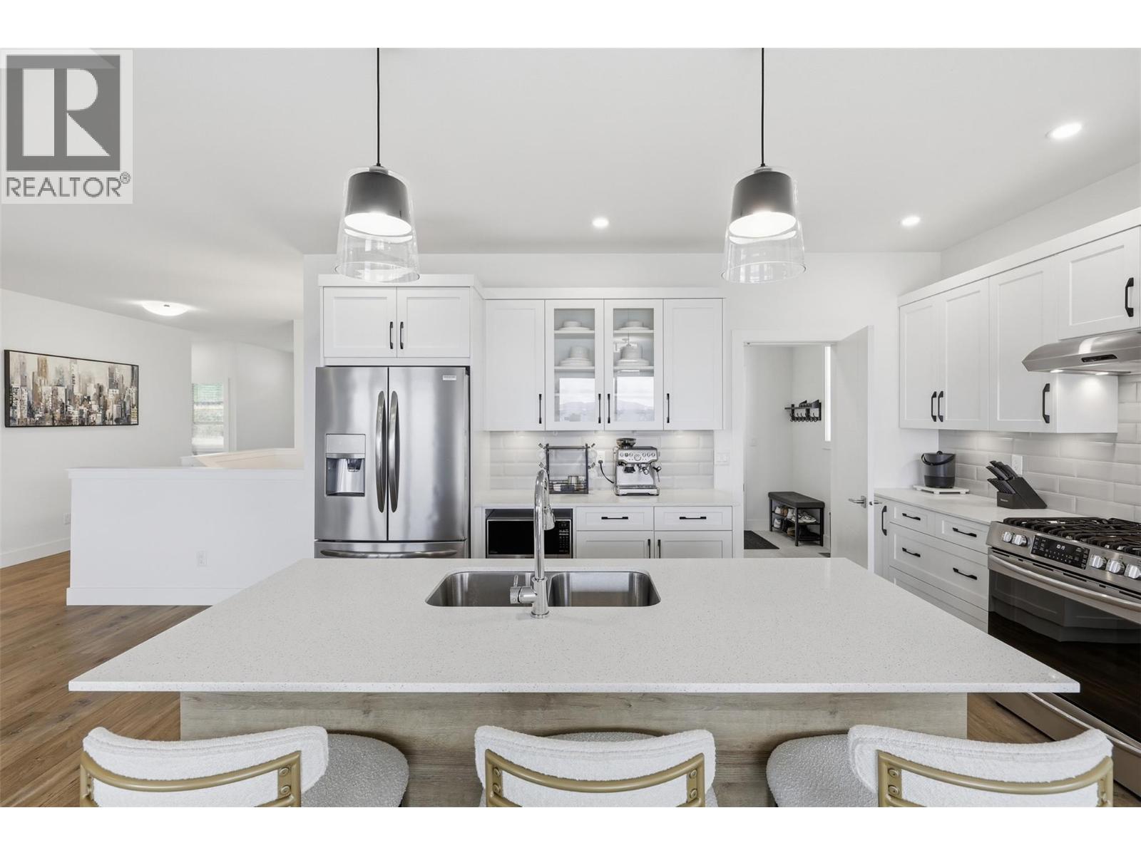 464 Edinburgh Boulevard, Kamloops, British Columbia  V1S 0E6 - Photo 9 - 10388031