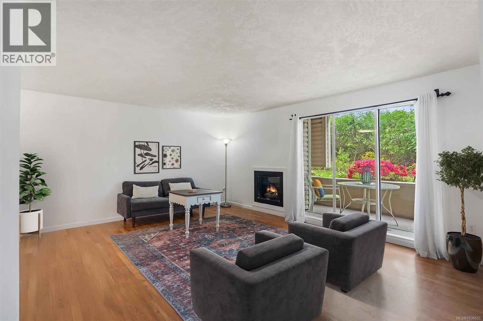 105 1055 Hillside Ave, Victoria, British Columbia V8T 2A4 - Photo 2 - 1036655