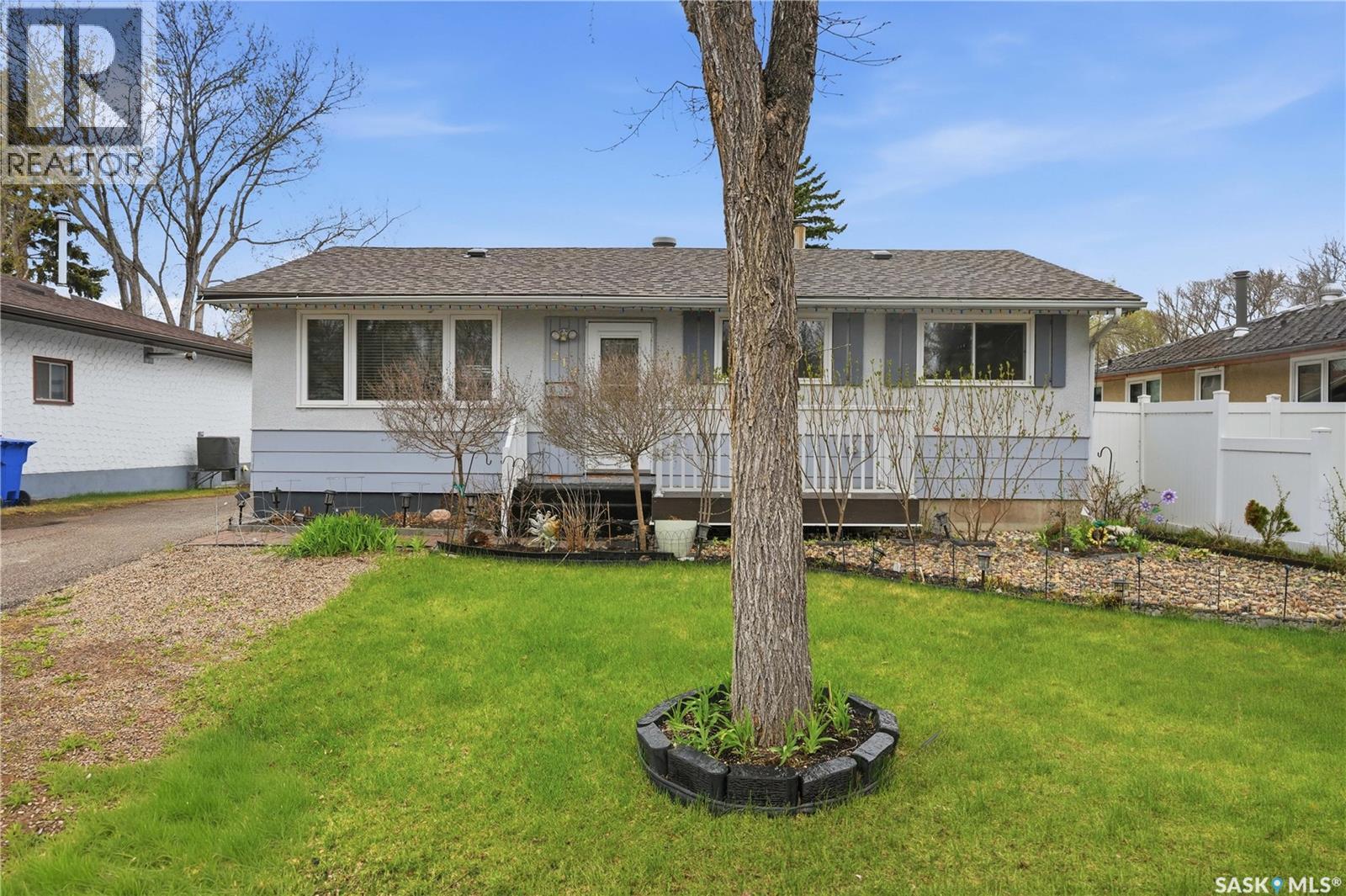 219 Nagel Crescent, Regina, Saskatchewan  S4N 4N4 - Photo 3 - SK036454