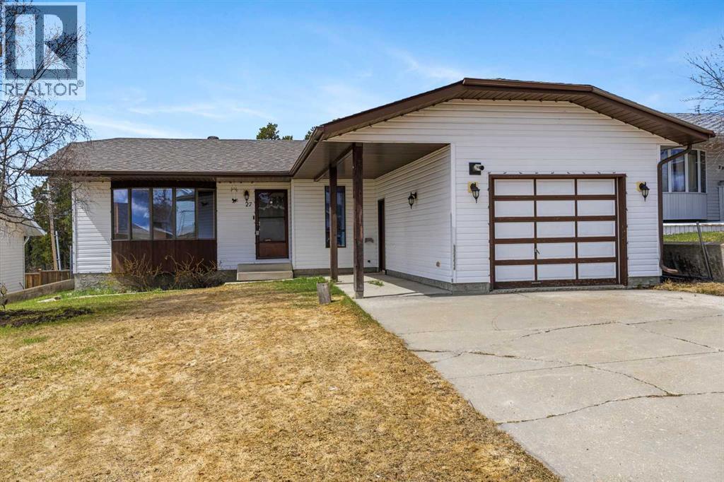 27 Tressa Street, Swan Hills, Alberta  T0G 2C0 - Photo 1 - A2280905