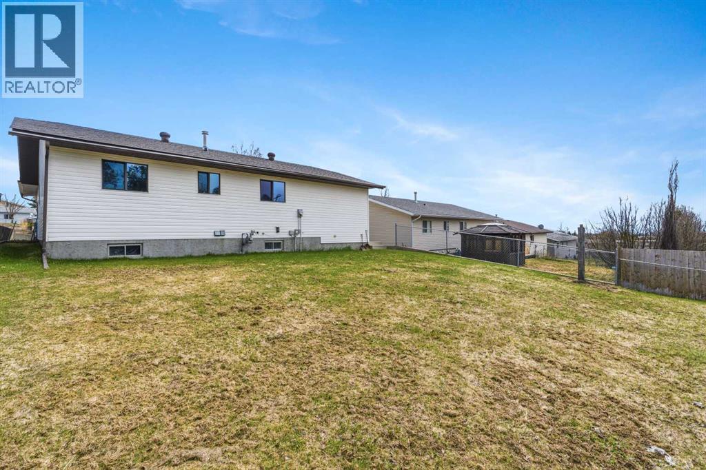 27 Tressa Street, Swan Hills, Alberta  T0G 2C0 - Photo 4 - A2280905