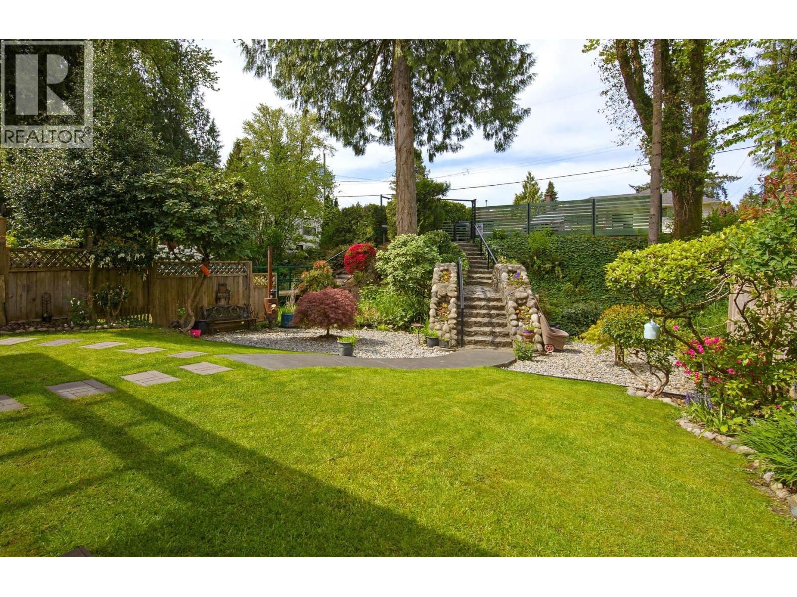 3358 Jervis Street, Port Coquitlam, British Columbia  V3B 4P3 - Photo 36 - R3118350