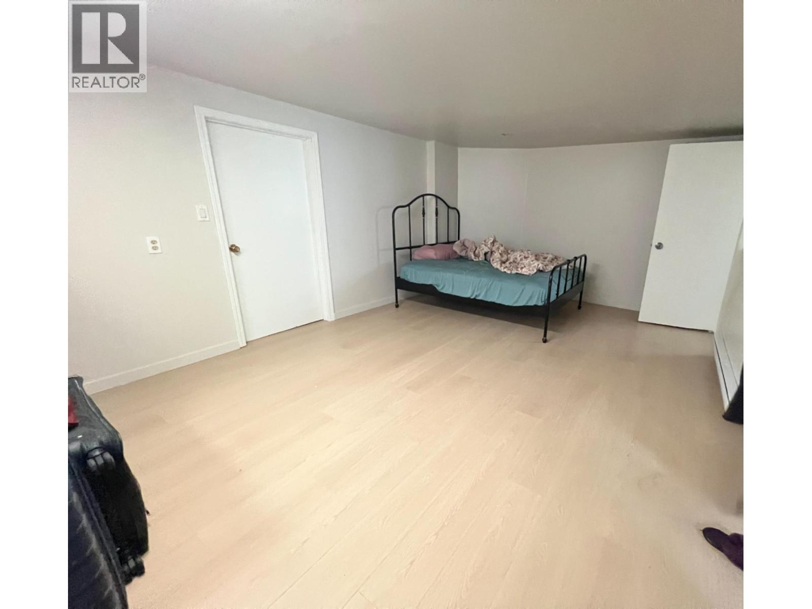 6921 Winch Street, Burnaby, British Columbia  V5B 2L7 - Photo 9 - R3118597