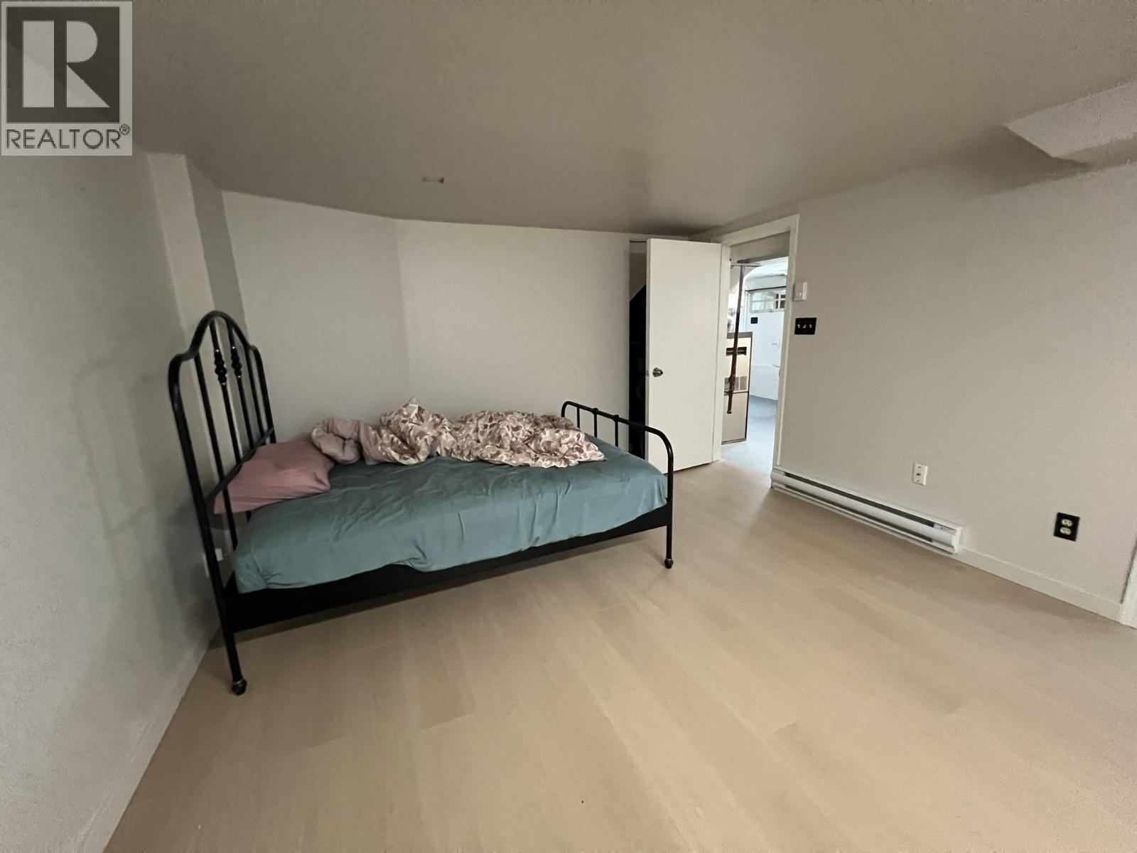 6921 Winch Street, Burnaby, British Columbia  V5B 2L7 - Photo 12 - R3118597