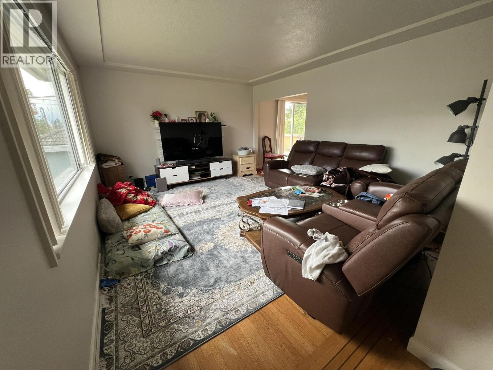6921 Winch Street, Burnaby, British Columbia  V5B 2L7 - Photo 7 - R3118597