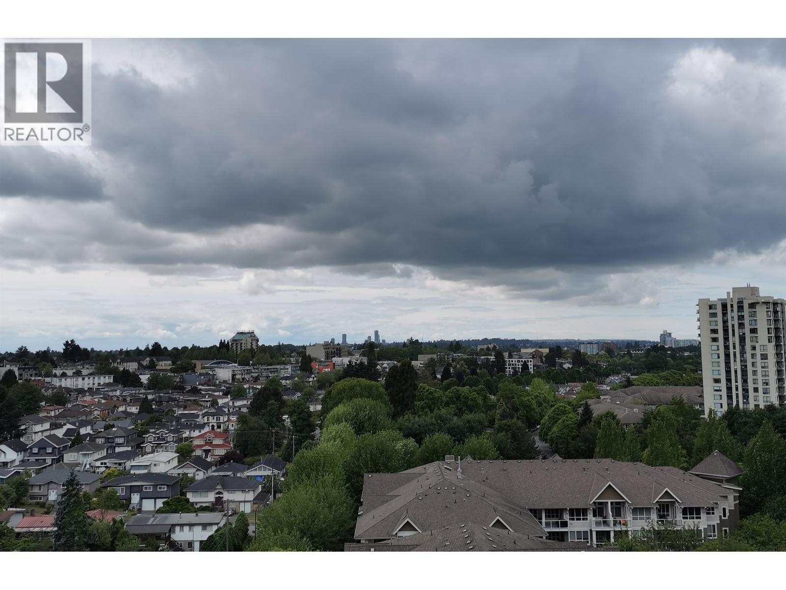 2202 5515 Boundary Road, Vancouver, British Columbia  V5R 0E3 - Photo 1 - R3125408