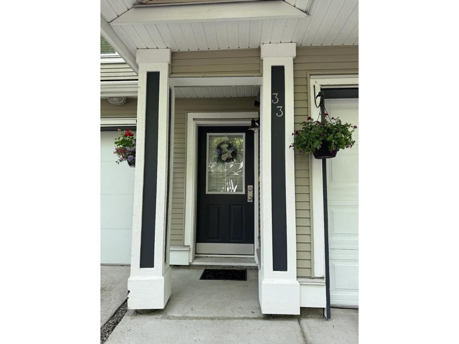 33 20460 66 Avenue, Langley, British Columbia  V2Y 3B6 - Photo 2 - R3125460