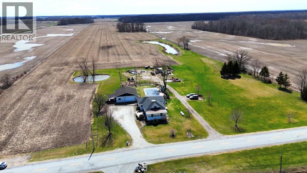 1061 Oil Springs Line, St Clair, Ontario  N0N 1H0 - Photo 2 - 26007550