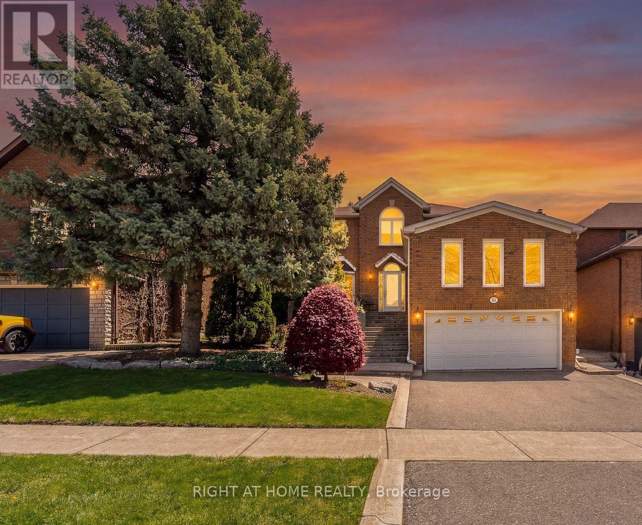 41 Christie Drive, Brampton, Ontario L6Z 3J6 - Photo 2 - W13146254
