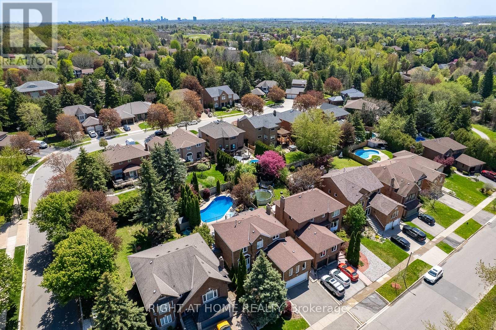 41 Christie Drive, Brampton, Ontario L6Z 3J6 - Photo 5 - W13146254