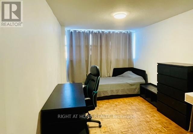 207 - 215 Glenridge Avenue, St. Catharines, Ontario L2T 3J7 - Photo 8 - X12781648