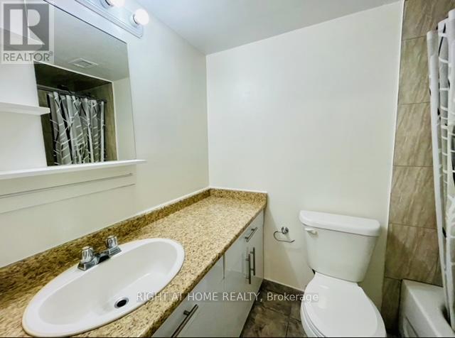 207 - 215 Glenridge Avenue, St. Catharines, Ontario L2T 3J7 - Photo 9 - X12781648