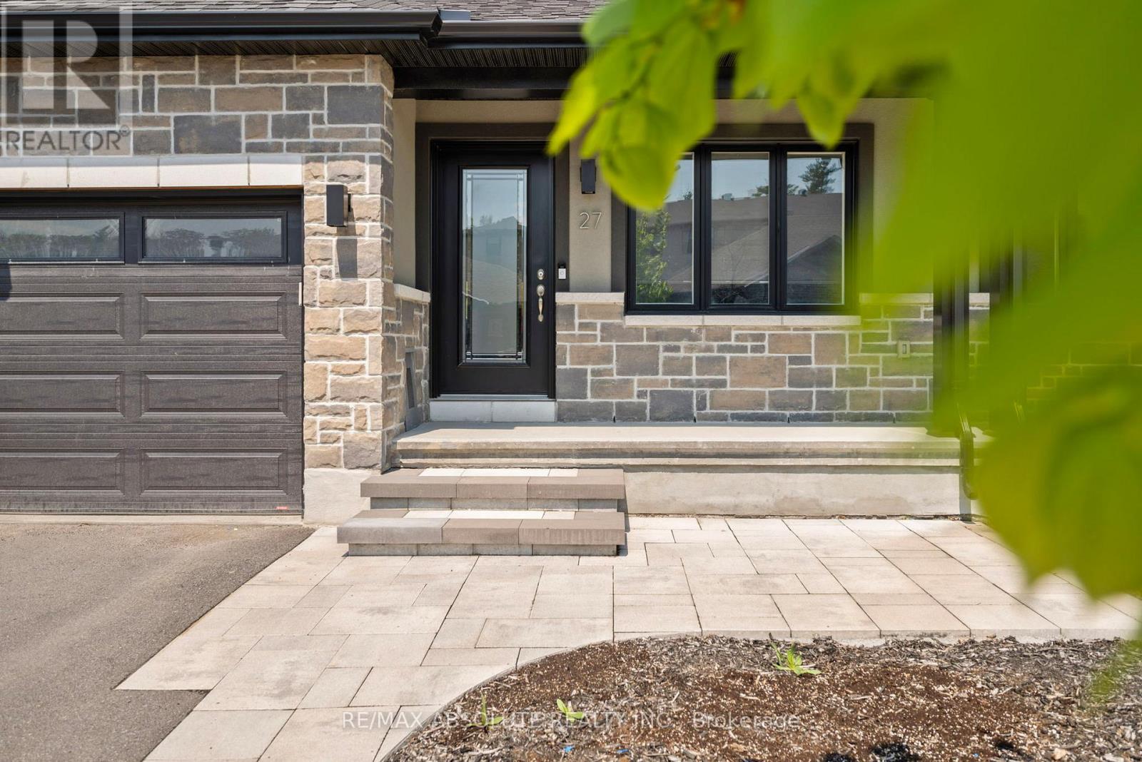 27 Morgan Clouthier Way, Arnprior, Ontario  K7S 0H9 - Photo 2 - X13147582