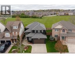 210 HAWKSWOOD Drive, Kitchener, Ontario