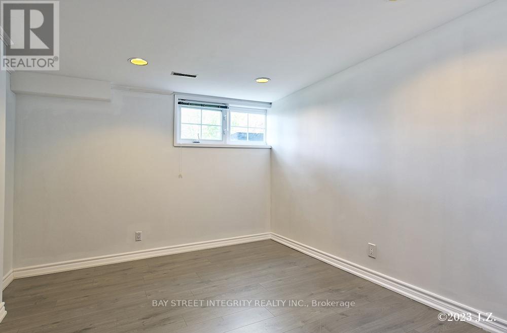 Lower - 27 Heathview Avenue, Toronto, Ontario  M2K 2C2 - Photo 10 - C13147510