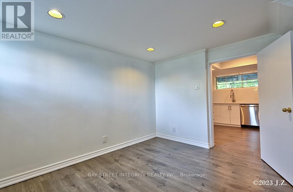 Lower - 27 Heathview Avenue, Toronto, Ontario  M2K 2C2 - Photo 11 - C13147510