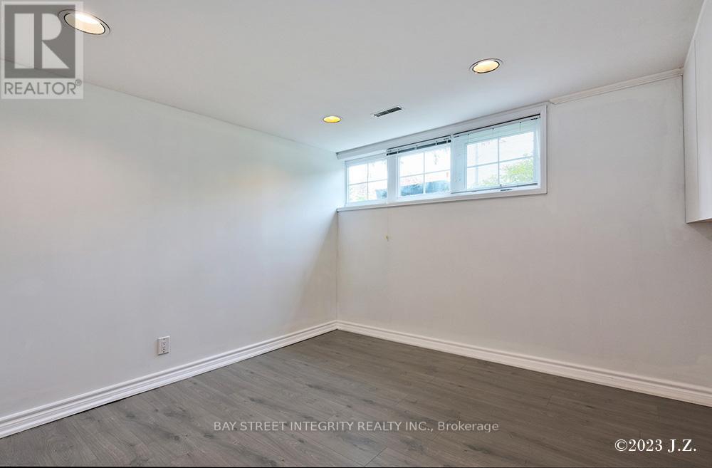 Lower - 27 Heathview Avenue, Toronto, Ontario  M2K 2C2 - Photo 13 - C13147510