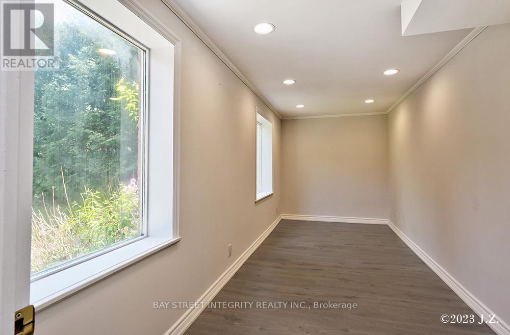 Lower - 27 Heathview Avenue, Toronto, Ontario  M2K 2C2 - Photo 5 - C13147510