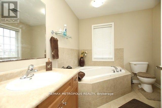1913 Liatris Drive, Pickering, Ontario L1X 0A7 - Photo 15 - E13147440