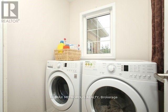 1913 Liatris Drive, Pickering, Ontario L1X 0A7 - Photo 9 - E13147440
