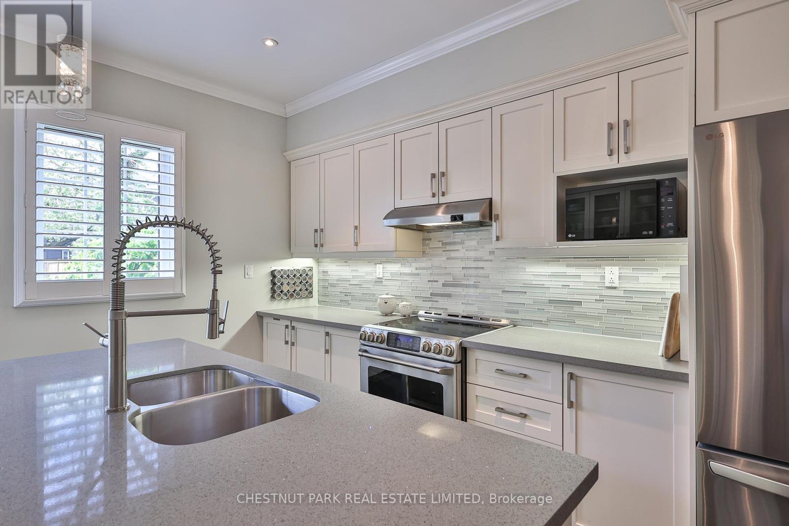110 Booth Avenue, Toronto, Ontario  M4M 2M4 - Photo 12 - E13147466