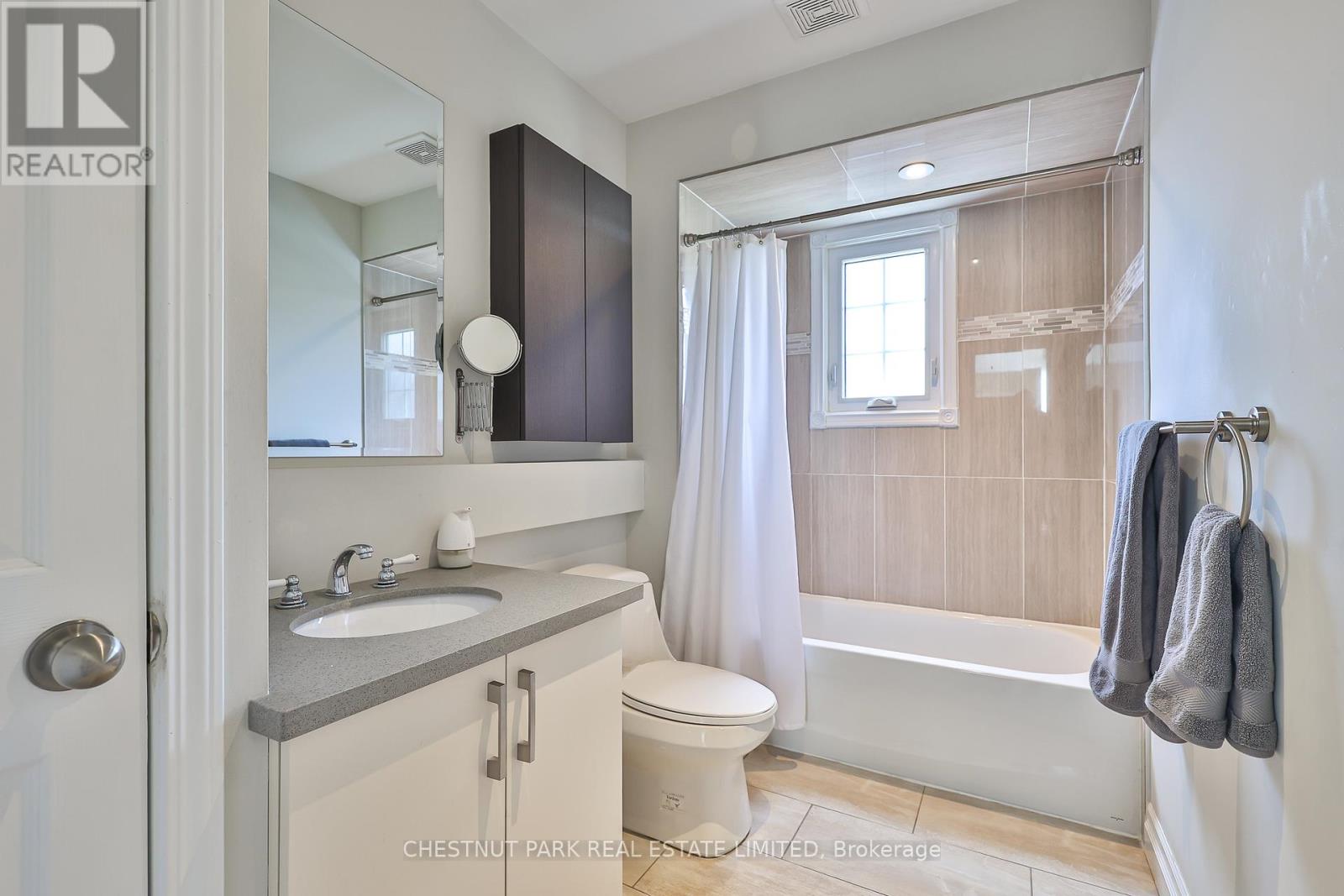 110 Booth Avenue, Toronto, Ontario  M4M 2M4 - Photo 16 - E13147466