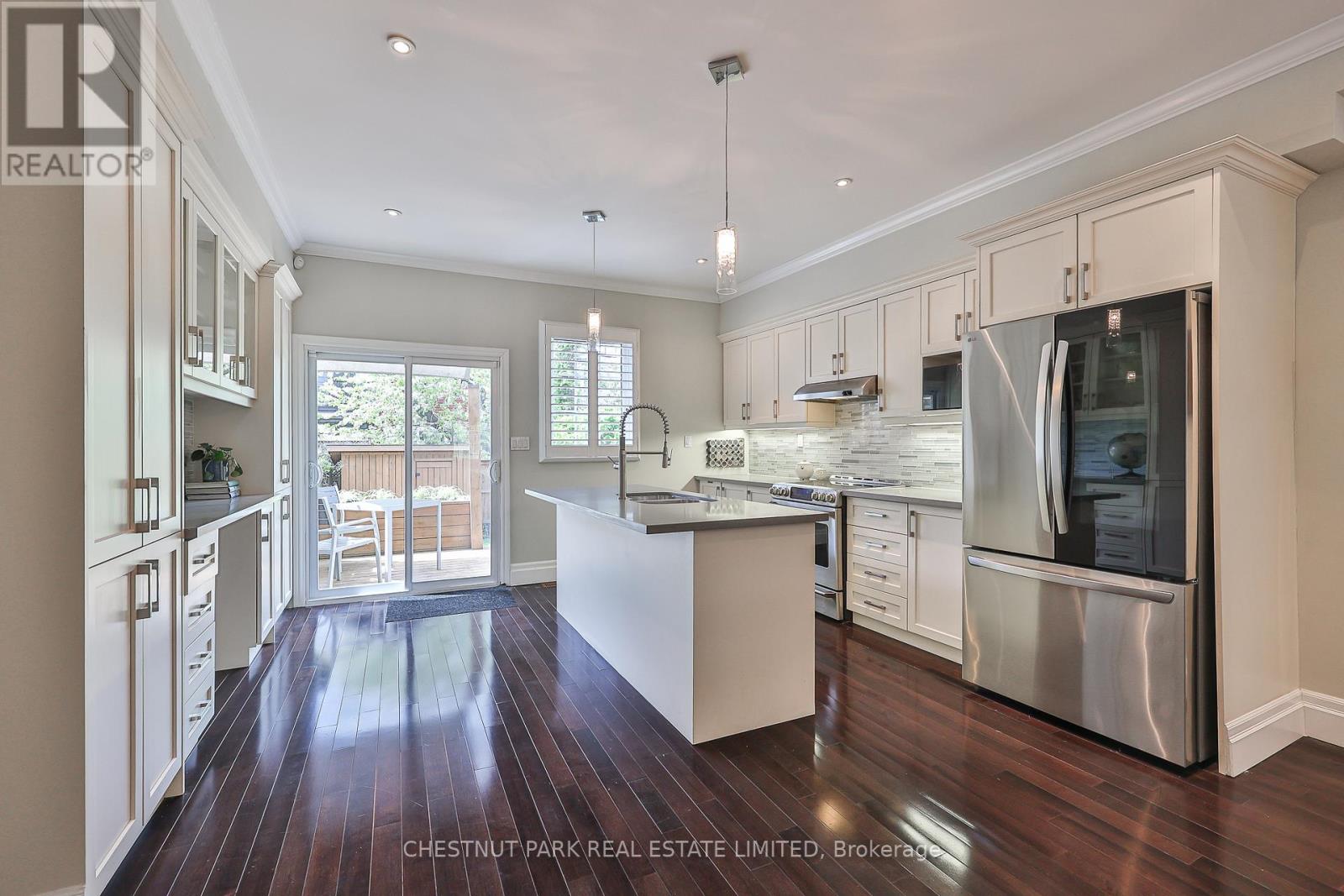 110 Booth Avenue, Toronto, Ontario  M4M 2M4 - Photo 8 - E13147466