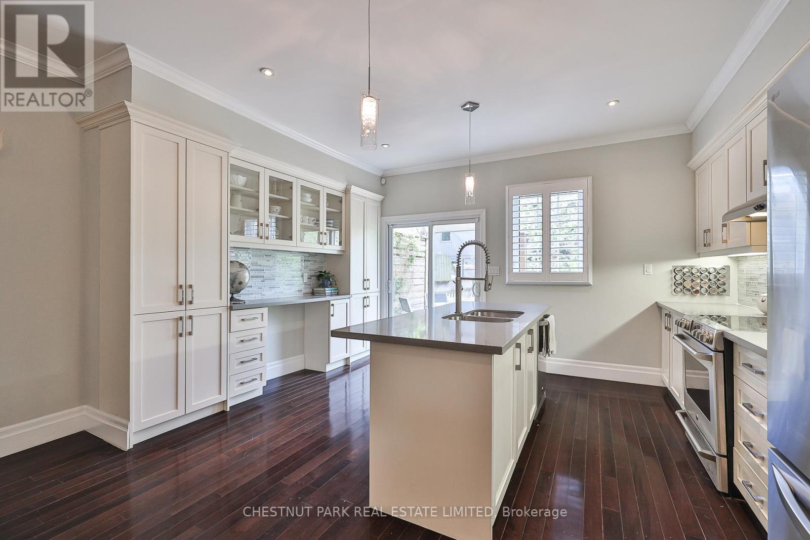 110 Booth Avenue, Toronto, Ontario  M4M 2M4 - Photo 9 - E13147466
