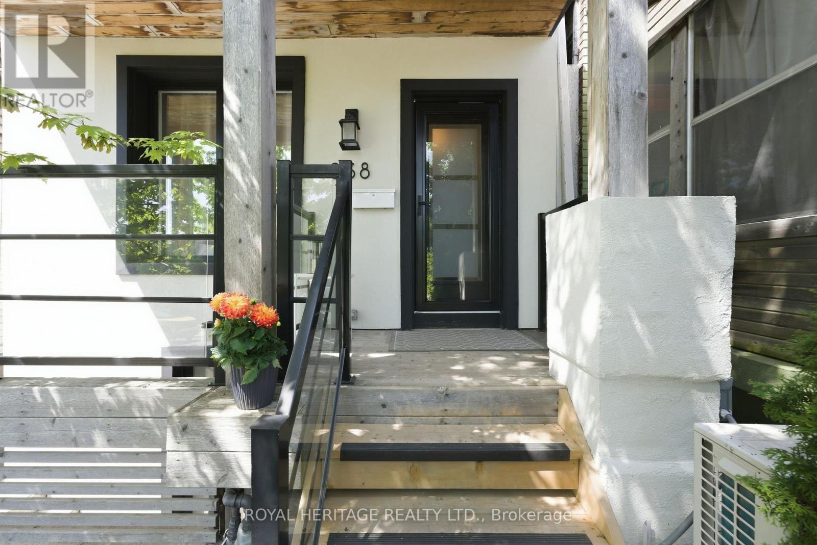 268 Hiawatha Road, Toronto, Ontario  M4L 2Y4 - Photo 4 - E13147502