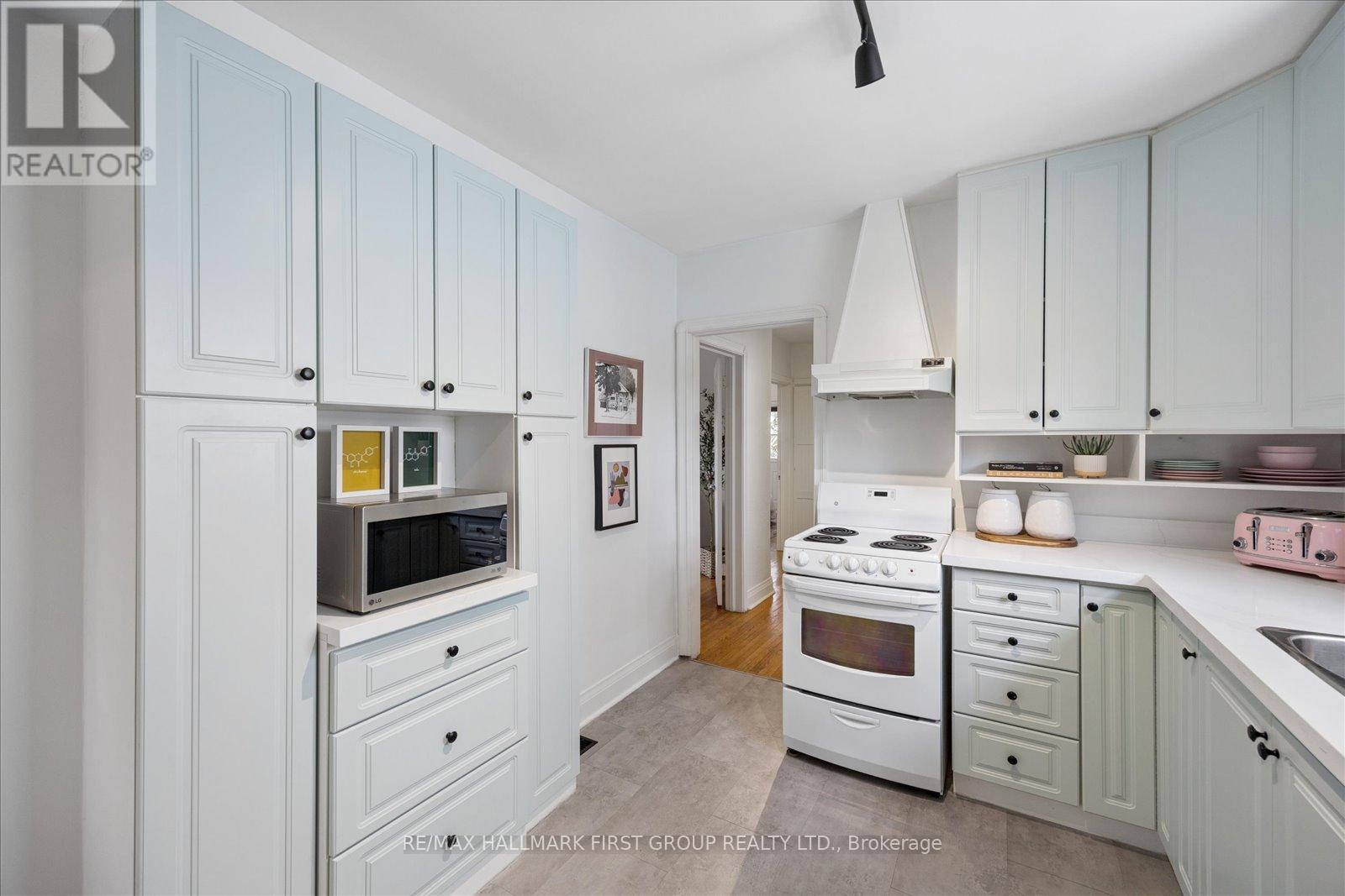 31 Machockie Road, Toronto, Ontario M4C 3M5 - Photo 12 - E13147526