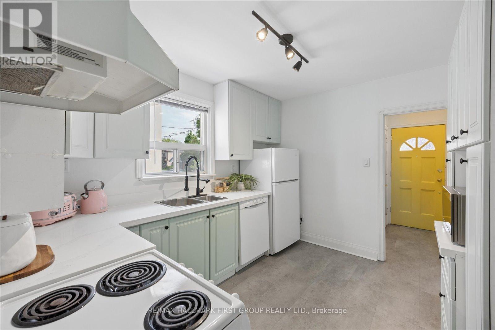 31 Machockie Road, Toronto, Ontario M4C 3M5 - Photo 13 - E13147526