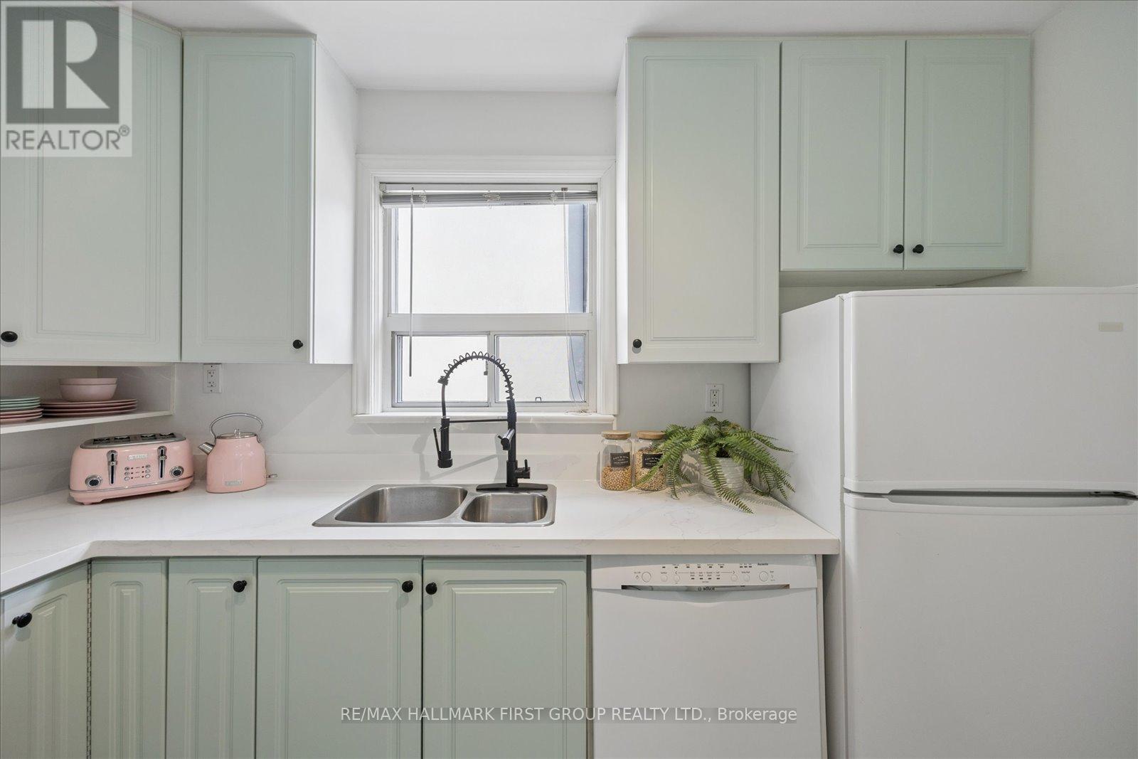 31 Machockie Road, Toronto, Ontario M4C 3M5 - Photo 14 - E13147526