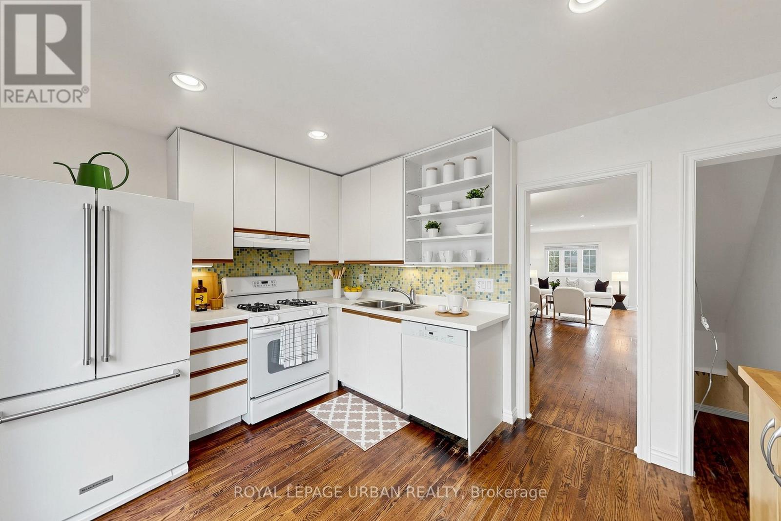 36 Norway Avenue, Toronto, Ontario  M4L 1P9 - Photo 11 - E13147576
