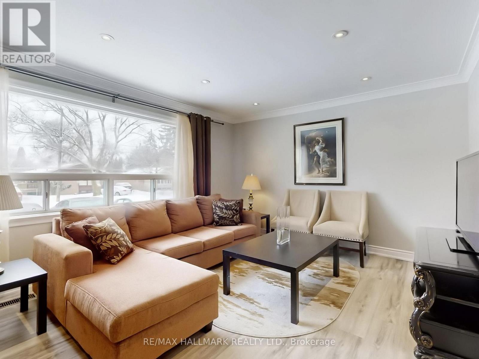 79 Cartier Crescent, Richmond Hill, Ontario  L4C 2N3 - Photo 5 - N13147568