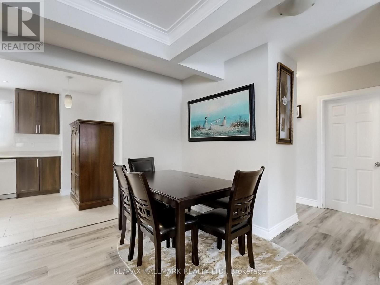 79 Cartier Crescent, Richmond Hill, Ontario  L4C 2N3 - Photo 6 - N13147568