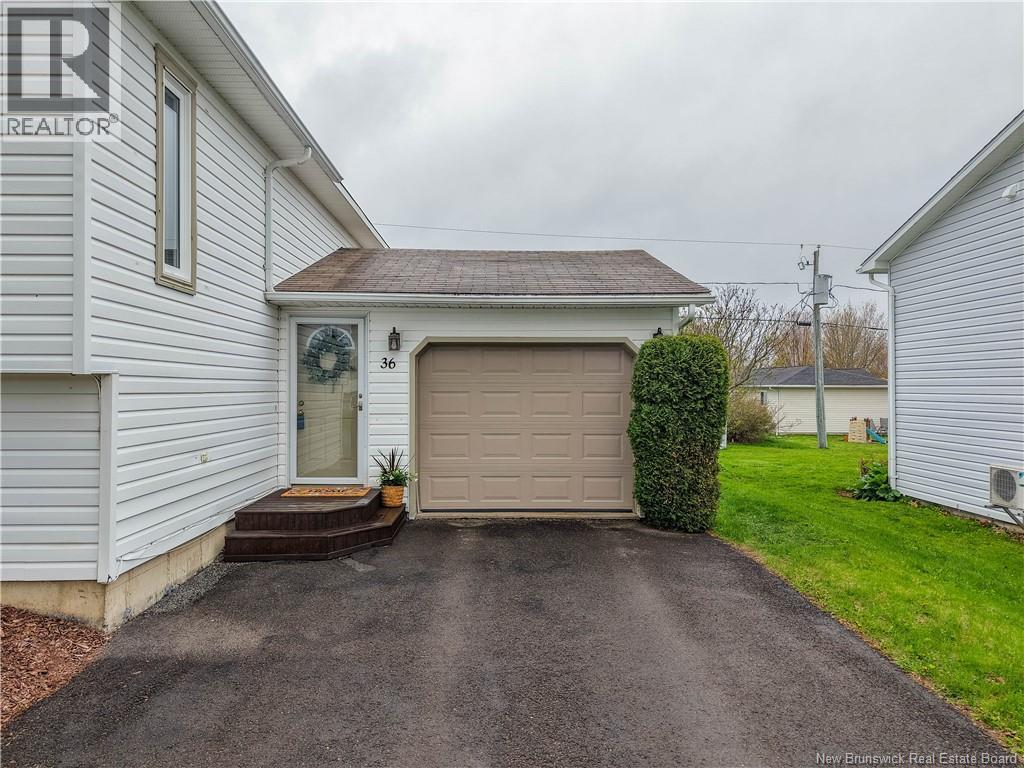 36 James Street, Fredericton, New Brunswick  E3G 5V6 - Photo 3 - NB139492