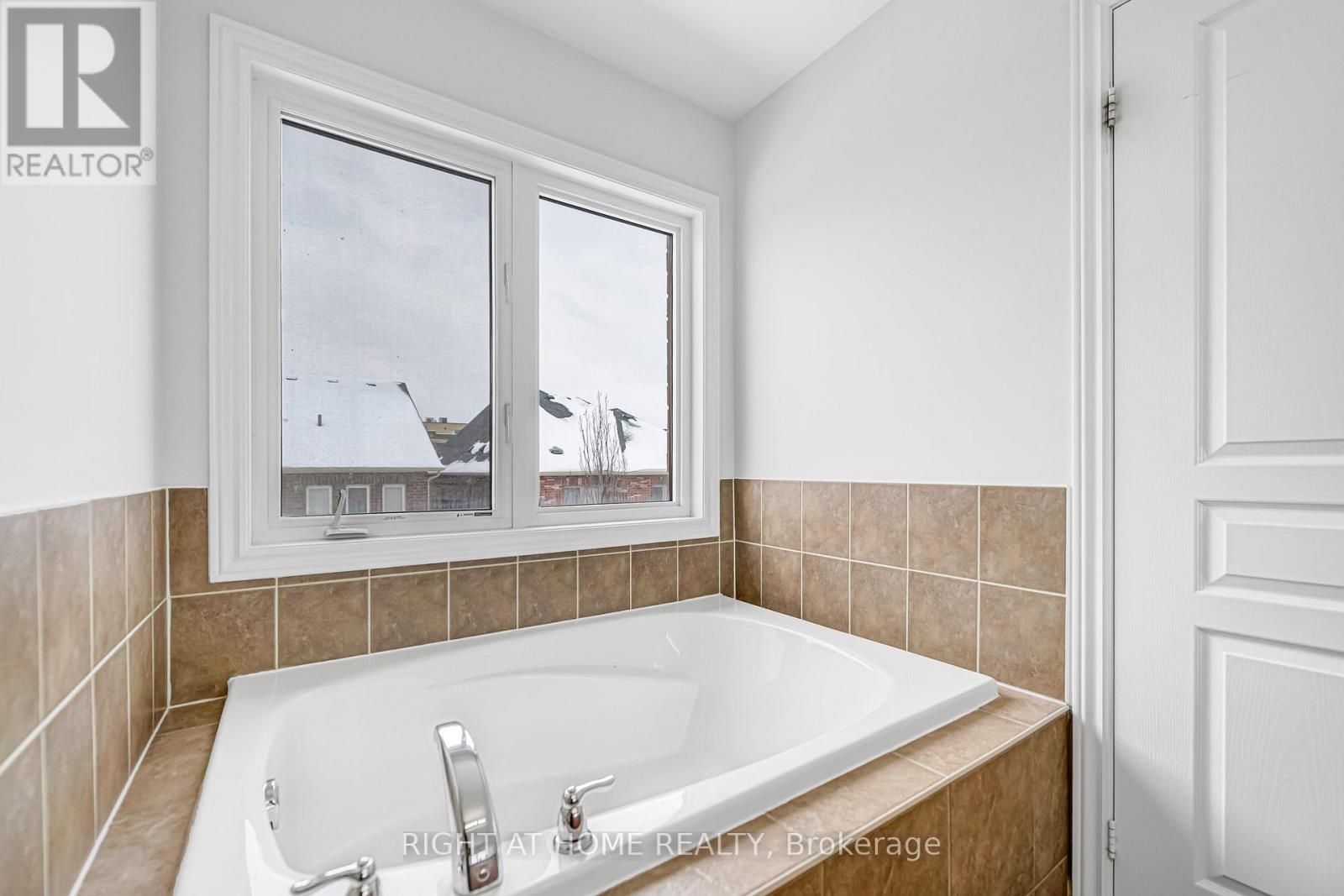 38 Kellington Trail, Whitchurch-Stouffville, Ontario  L4A 1X6 - Photo 21 - N12858566