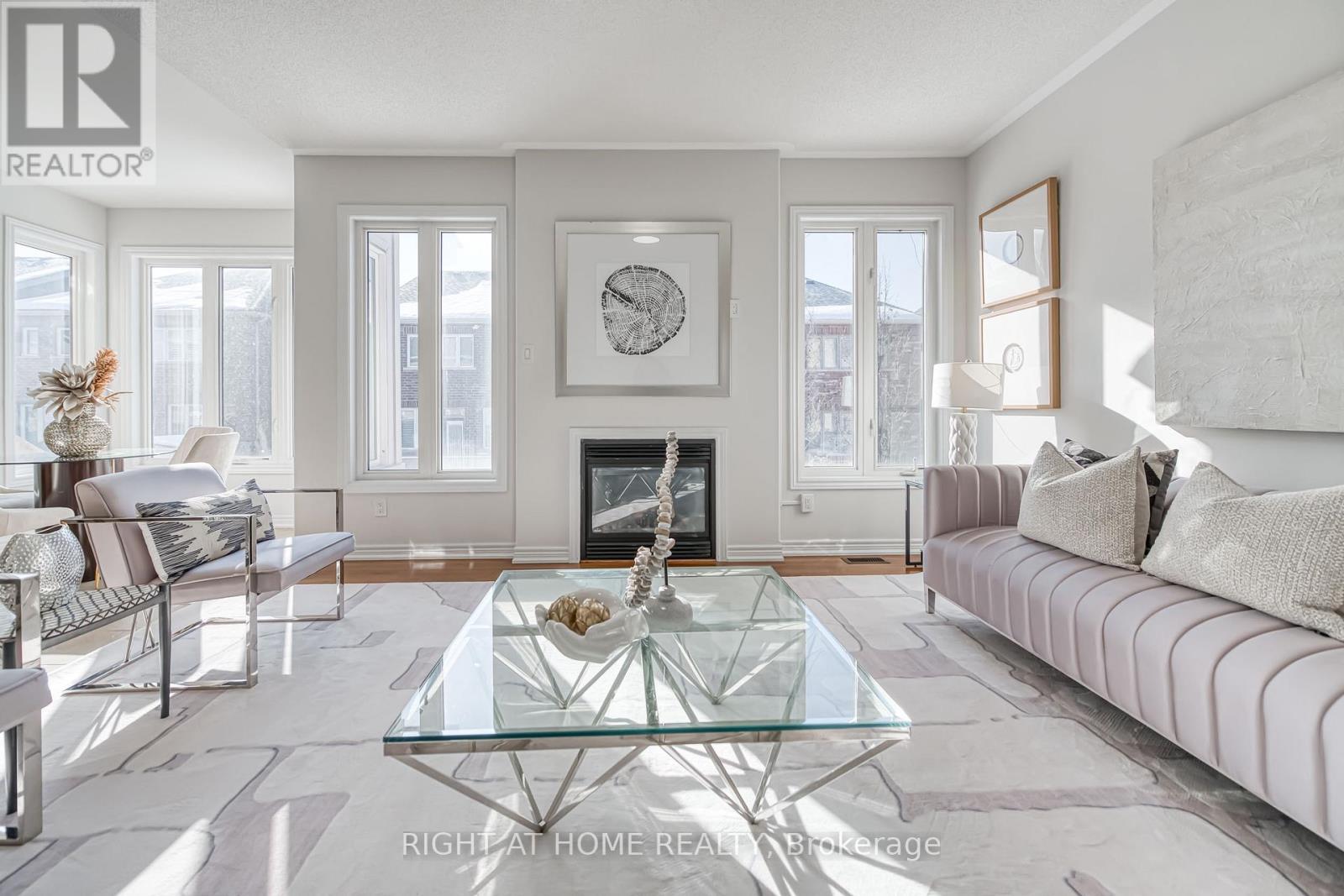38 Kellington Trail, Whitchurch-Stouffville, Ontario  L4A 1X6 - Photo 6 - N12858566