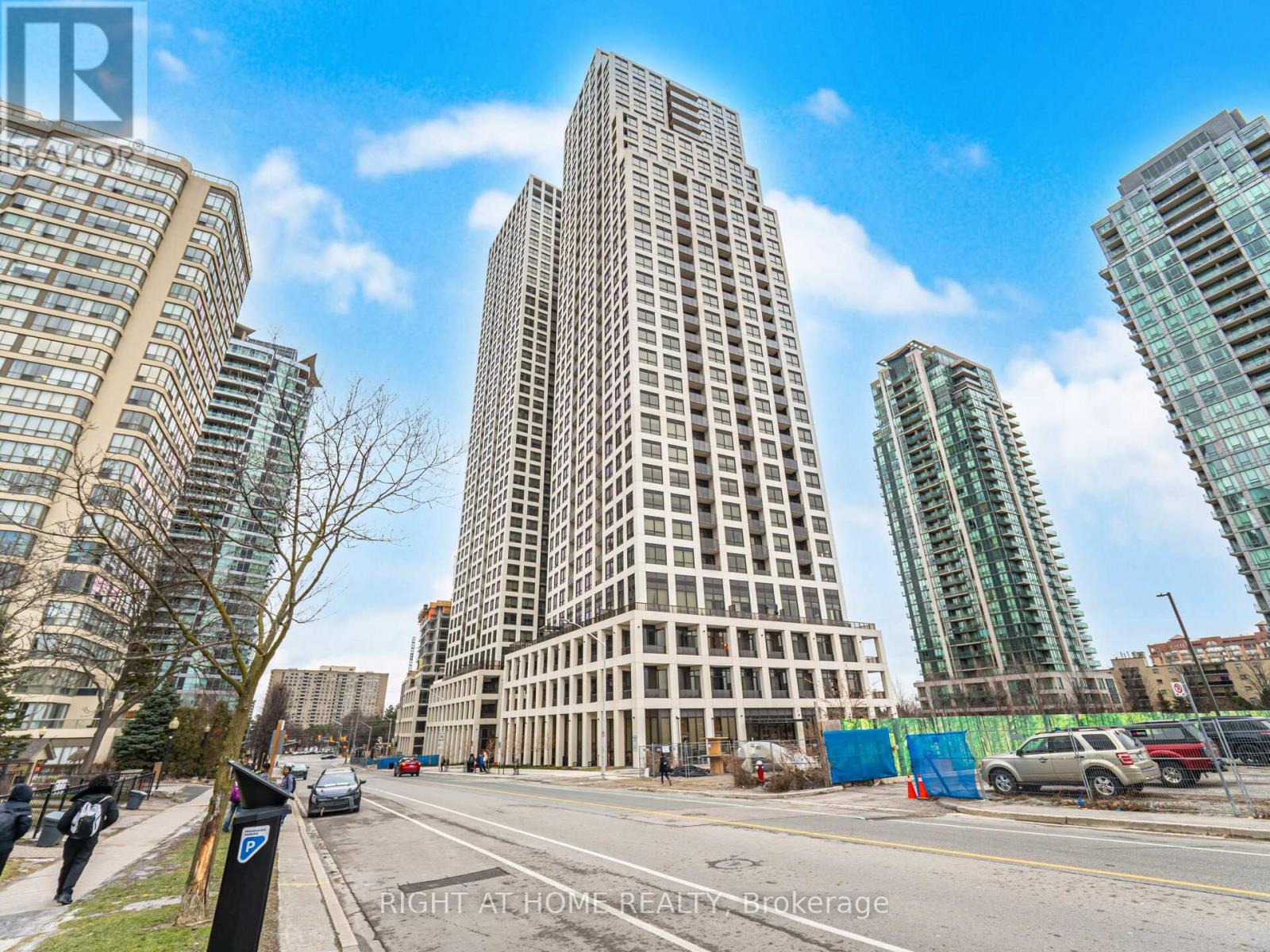 1807 - 30 Elm Drive W, Mississauga, Ontario  L5B 0N6 - Photo 1 - W13147432
