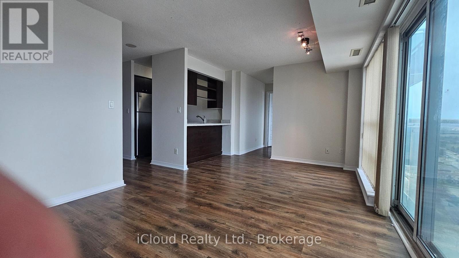 2001 - 215 Queen Street E, Brampton, Ontario  L4W 0A9 - Photo 24 - W13147452