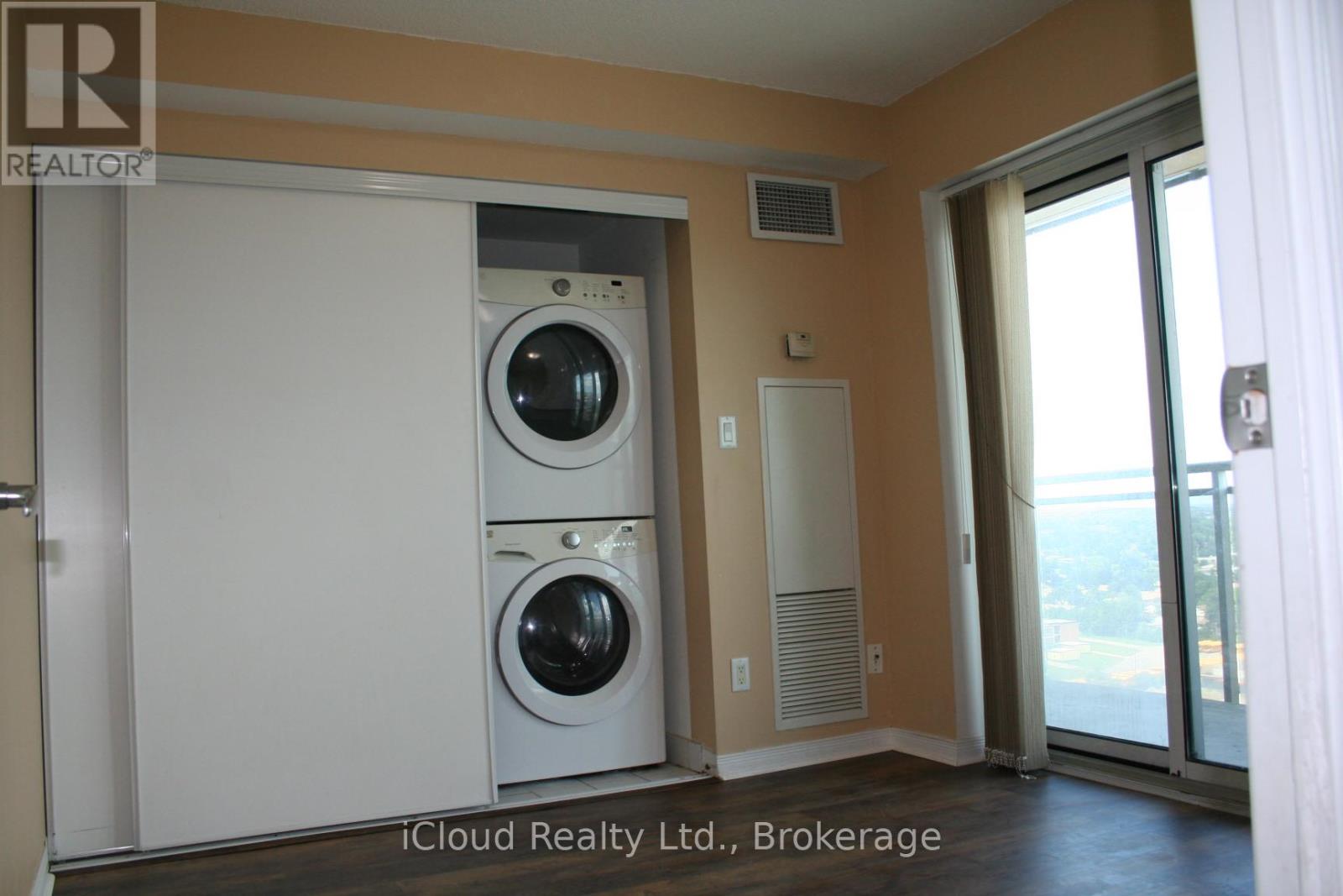 2001 - 215 Queen Street E, Brampton, Ontario  L4W 0A9 - Photo 25 - W13147452