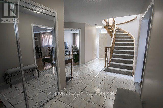 3295 Bloomfield Drive, Mississauga, Ontario  L5N 6X7 - Photo 5 - W13147486